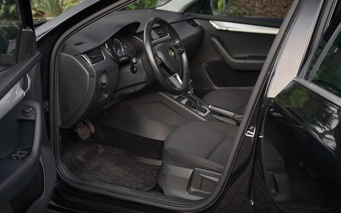 Skoda Octavia cena 45500 przebieg: 232000, rok produkcji 2015 z Płock małe 781